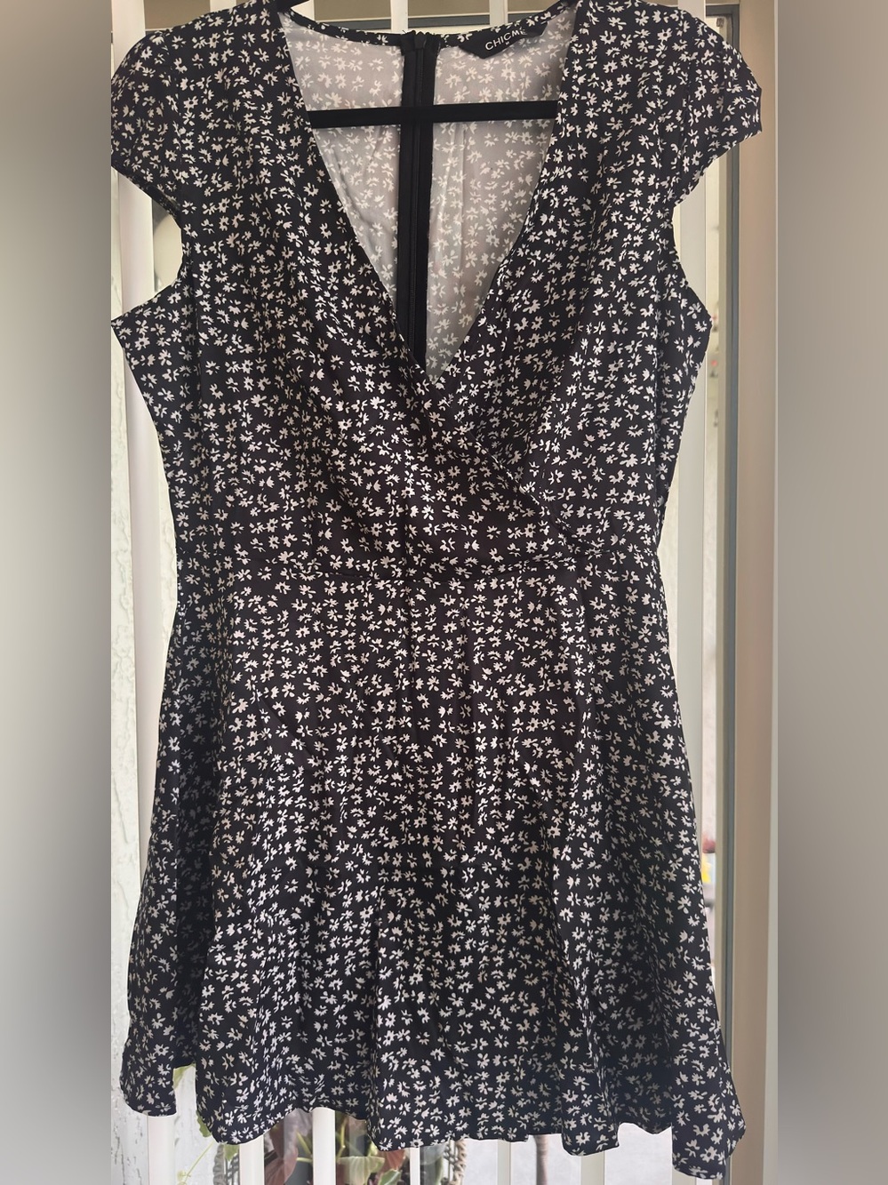 Black and White Floral Mini Dress with V-Neck